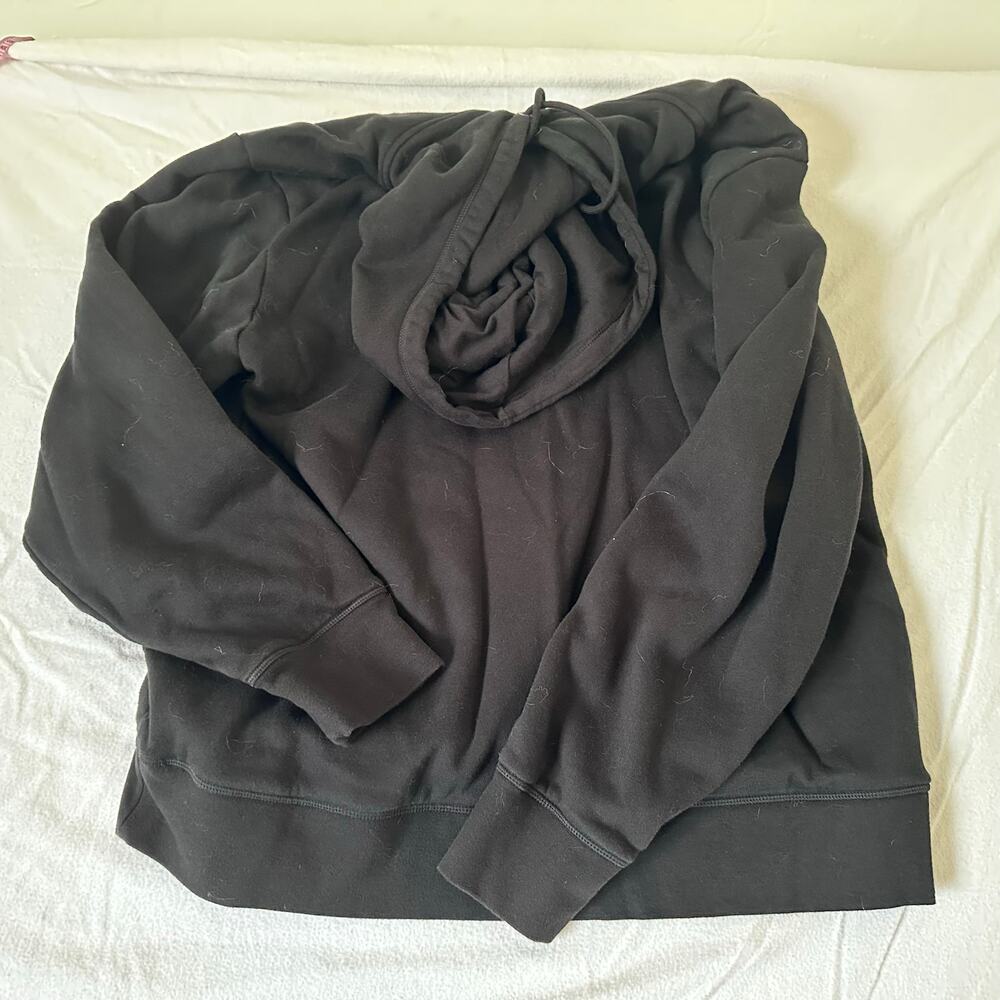 Men's Sweatshirt Hoodie Reebok Black and Silver Logo Size XL Pullover Sports - Picture 3 of 3